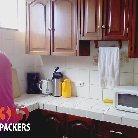 335 Backpackers Hostel Лима Екстериор снимка