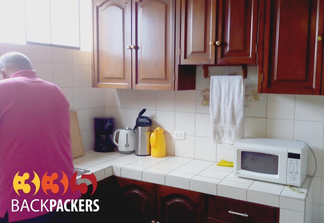 335 Backpackers Hostel Лима Екстериор снимка